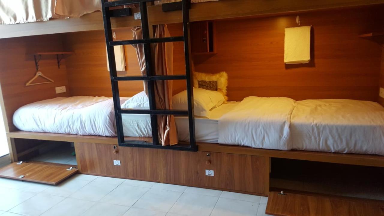 Elegance Hostel Dubai Buitenkant foto
